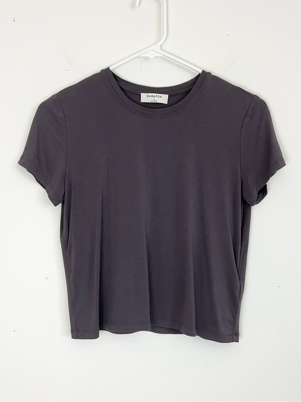 Babaton Aritzia Gray Short Sleeve Basic T-Shirt Capsule Minimalist Layering Tee